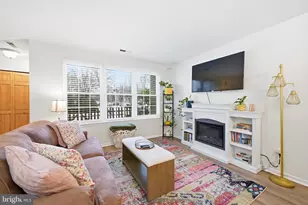 52 Dogwood Ln, Horsham, PA 19044 - Photo 2