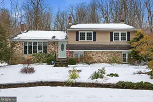 2325 Willow Brook Dr, Huntingdon Valley, PA 19006 - Photo 2