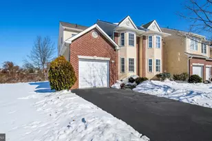 712 Manchester Dr, Ambler, PA 19002 - Photo 2