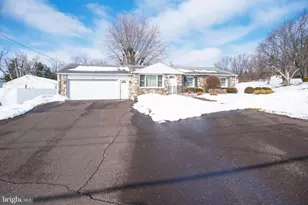 25 E Township Line Rd, Souderton, PA 18964 - Photo 2