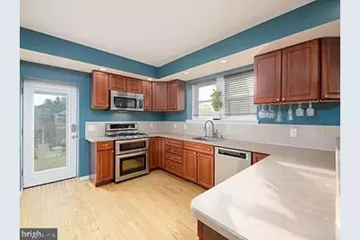 326 E 11th Avenue, Conshohocken, PA 19428 - Photo 2