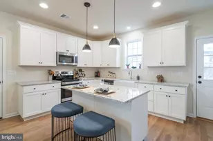 6A Marion St, Schwenksville, PA 19473 - Photo 4