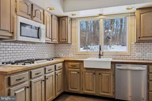 105 Susans Ln, Perkiomenville, PA 18074 - Photo 8