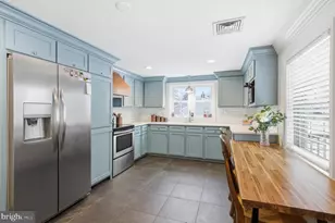 21 W Cherry Ln, Royersford, PA 19468 - Photo 2