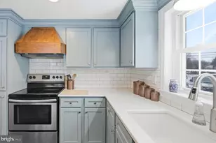 21 W Cherry Ln, Royersford, PA 19468 - Photo 8