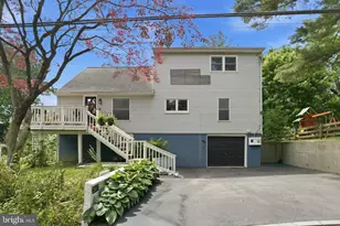2037 Harts Ln, Conshohocken, PA 19428 - Photo 4