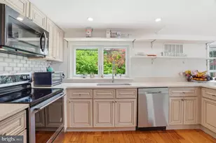 2037 Harts Ln, Conshohocken, PA 19428 - Photo 8