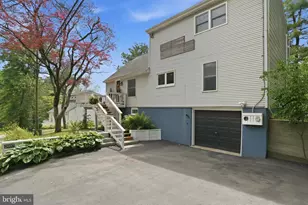 2037 Harts Ln, Conshohocken, PA 19428 - Photo 6