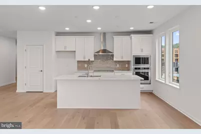 421 Washington Street #108 LEWIS, Conshohocken, PA 19428 - Photo 2