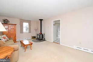 725 Mine Hill Rd, Schwenksville, PA 19473 - Photo 2