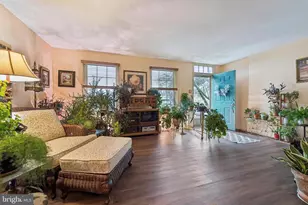 119 Susan Constant Ct, Norristown, PA 19403 - Photo 2