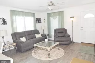 124 Parkside Ct, North Wales, PA 19454 - Photo 4