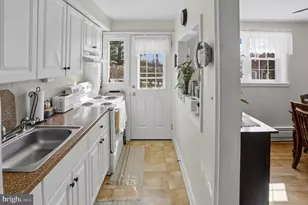 200 Maplewood Dr, Pottstown, PA 19464 - Photo 10