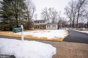 2732 Valley Woods Rd, Hatfield, PA 19440 - Photo 2