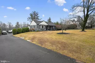 221 Morris Rd, Lansdale, PA 19446 - Photo 2