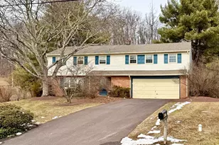 1457 Lynn Dr, Pottstown, PA 19464 - Photo 1