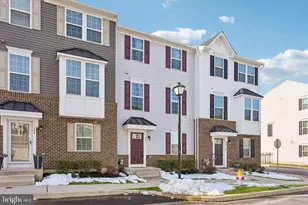 102 Almond Dr, Lansdale, PA 19446 - Photo 2