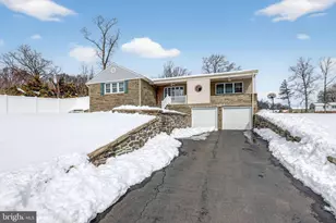 3206 Manor Rd, Huntingdon Valley, PA 19006 - Photo 2