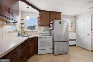 1315 Hillcrest Rd, Conshohocken, PA 19428 - Photo 8