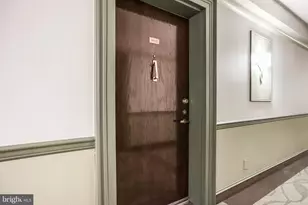 21439 Valley Forge Cir, King of Prussia, PA 19406 - Photo 4