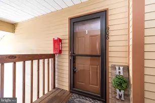 906 Dogwood Ct, Lansdale, PA 19446 - Photo 2