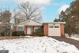 915 Cressman Rd, Harleysville, PA 19438 - Photo 1