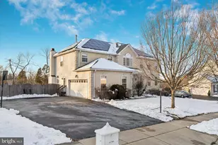 1003 Clover Mill Cir, Collegeville, PA 19426 - Photo 2