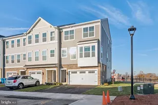 129 Higher Rock Ct, North Wales, PA 19454 - Photo 2