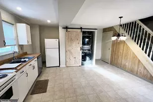 302 E Howard St, Pottstown, PA 19464 - Photo 2