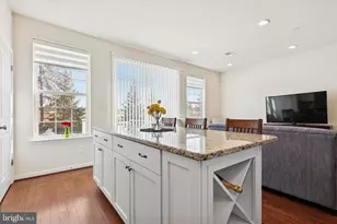 425 Cherry Blossom Ln, Norristown, PA 19403 - Photo 10