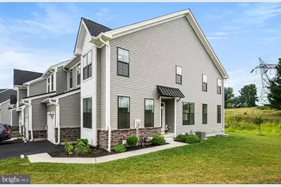 49 Tamarack Circle, Norristown, PA 19403 - Photo 2