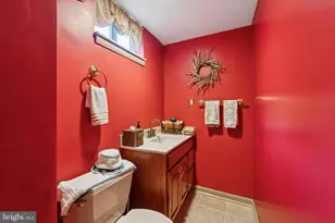 436 Edgewood Dr, Ambler, PA 19002 - Photo 14