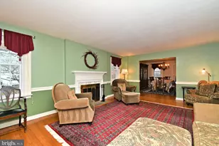 23 Carriage Ln, Norristown, PA 19401 - Photo 8