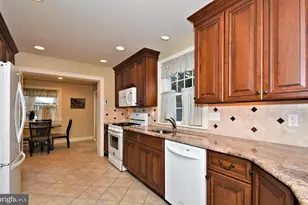 23 Carriage Ln, Norristown, PA 19401 - Photo 14