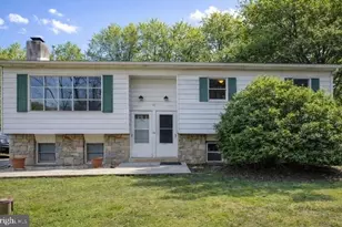 1234 Woodmere Dr, Pottstown, PA 19464 - Photo 1