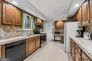 16 Betty Ln, Royersford, PA 19468 - Photo 8