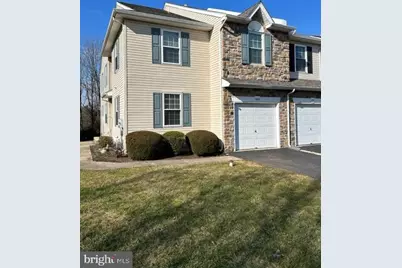 660 Chadbourne Court, Harleysville, PA 19438 - Photo 2