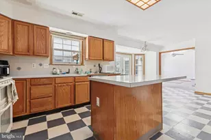 111 Clayton Ct, North Wales, PA 19454 - Photo 10