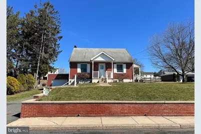 1062 Jefferson Street, Red Hill, PA 18076 - Photo 2