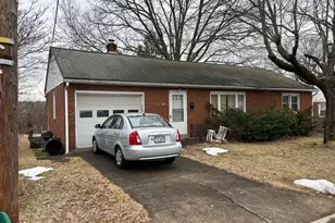 426 Macoby St, Pennsburg, PA 18073 - Photo 2