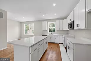 43 Roosevelt Ave, Hatfield, PA 19440 - Photo 2