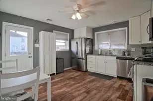 203 Lemon St, Pottstown, PA 19464 - Photo 2