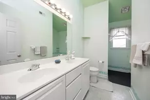 1537 Meadowview Dr, Pottstown, PA 19464 - Photo 12