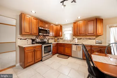 1537 Meadowview Drive, Pottstown, PA 19464 - Photo 4