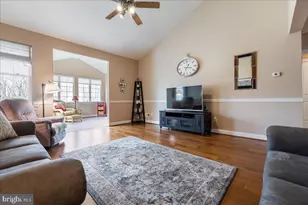 327 Melbourne Way, Souderton, PA 18964 - Photo 4