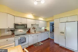 45 Iroquois Dr, Royersford, PA 19468 - Photo 12