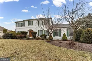 121 Gwynmont Dr, North Wales, PA 19454 - Photo 2