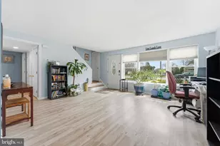 66 Oxford Cir, Norristown, PA 19403 - Photo 2