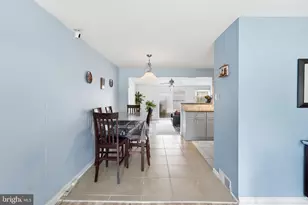 66 Oxford Cir, Norristown, PA 19403 - Photo 4