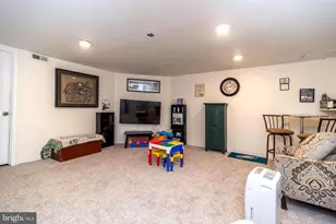 400 Calverton Ct, Harleysville, PA 19438 - Photo 32